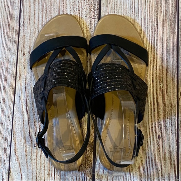 UGG Black and Tan Women's Sandals - Picture 7 of 12